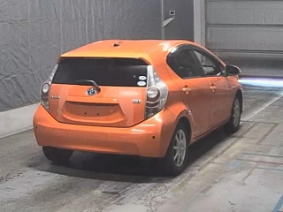 TOYOTA AQUA 2012