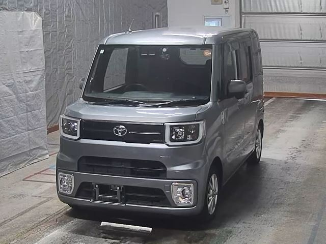 TOYOTA PIXIS MEGA 2020