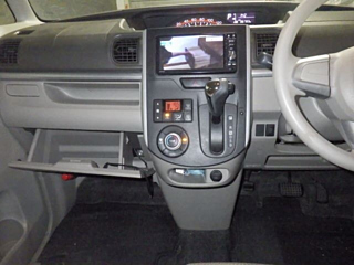 DAIHATSU TANTO 2015