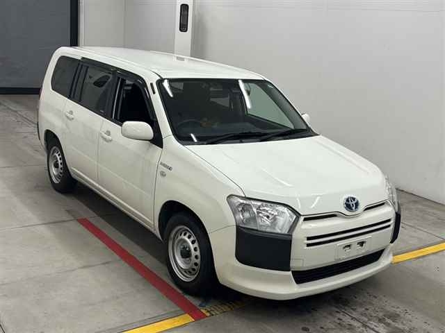 TOYOTA SUCCEED 2020