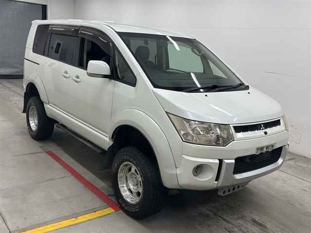 MITSUBISHI DELICA D5 2008