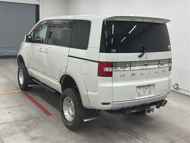 MITSUBISHI DELICA D5 2008