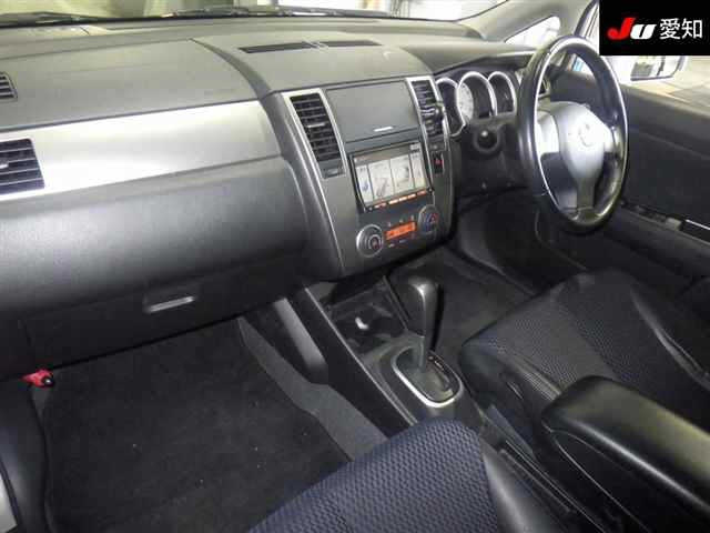 NISSAN TIIDA 2010