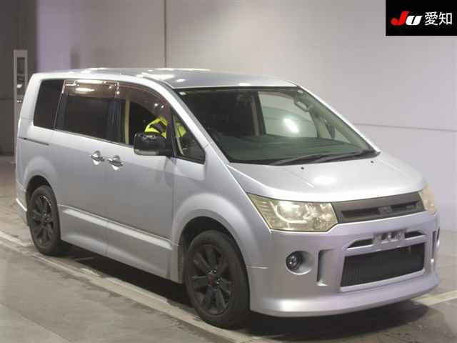 MITSUBISHI DELICA D5 2010