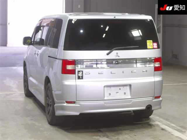 MITSUBISHI DELICA D5 2010