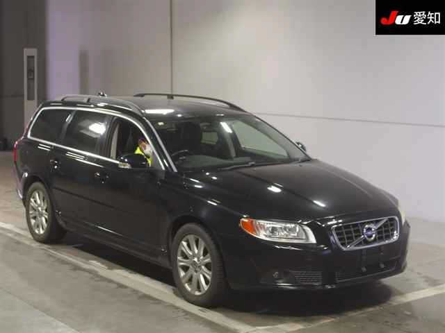 VOLVO V70 2010