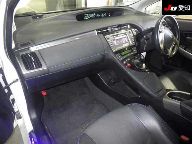 TOYOTA PRIUS PHV 2013