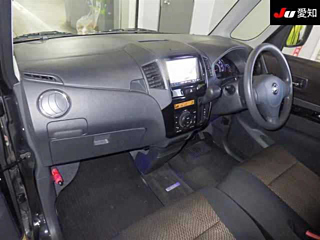 NISSAN ROOX 2013