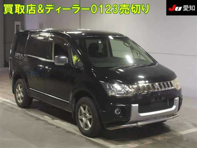 MITSUBISHI DELICA D5 2009