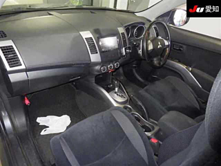 MITSUBISHI OUTLANDER 2011