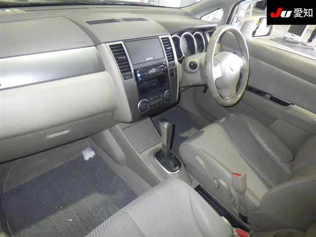 NISSAN TIIDA 2011