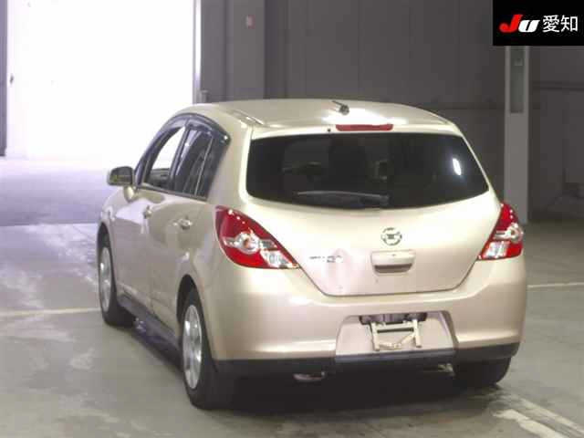 NISSAN TIIDA 2011
