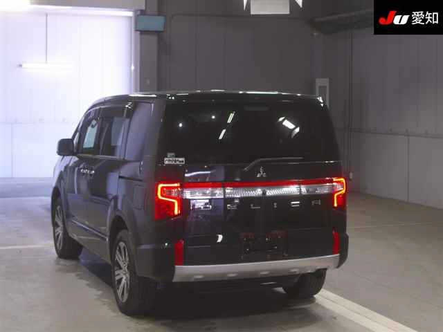 MITSUBISHI DELICA D5 2023
