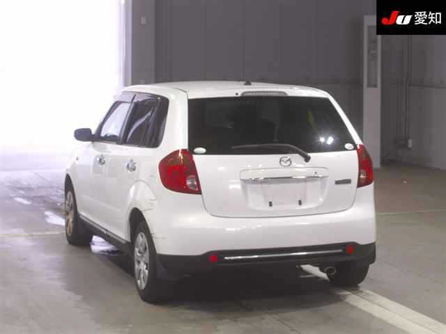 MAZDA VERISA 2010