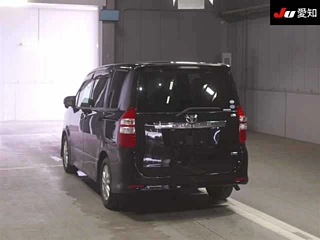 TOYOTA NOAH 2010