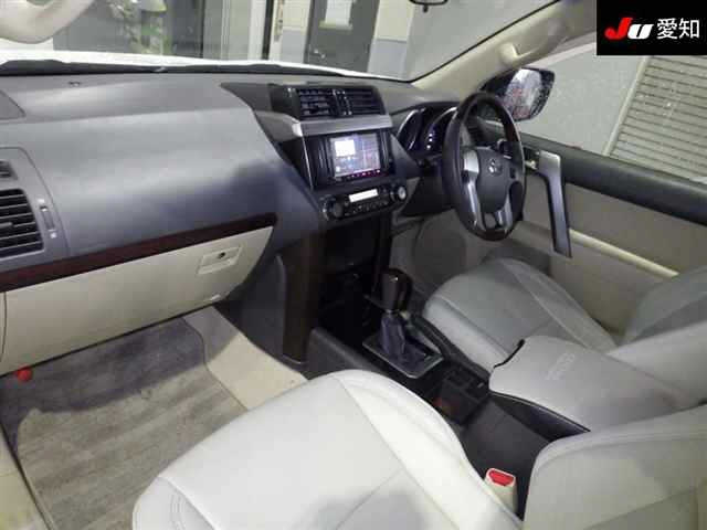TOYOTA LAND CRUISER PRADO 2016