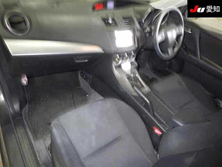 MAZDA AXELA 2010
