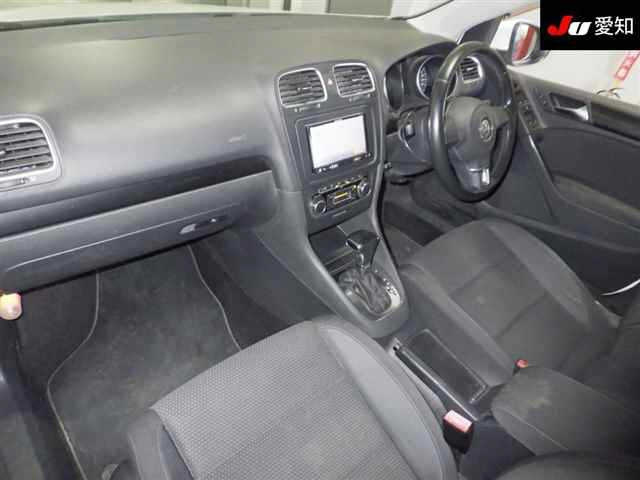 VOLKSWAGEN GOLF 2010