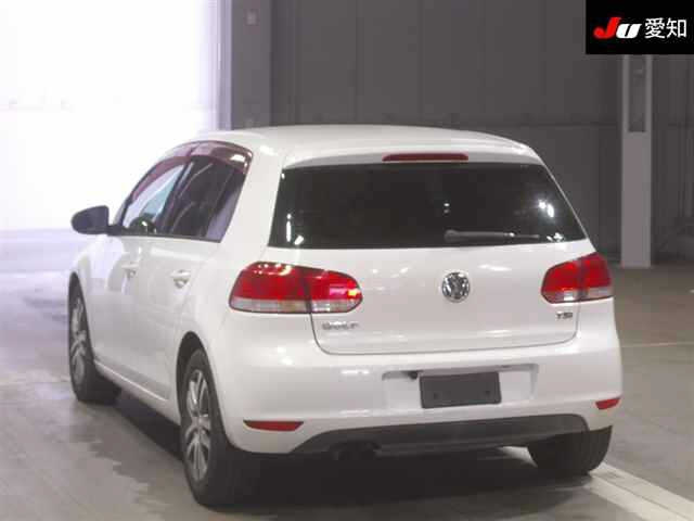 VOLKSWAGEN GOLF 2010