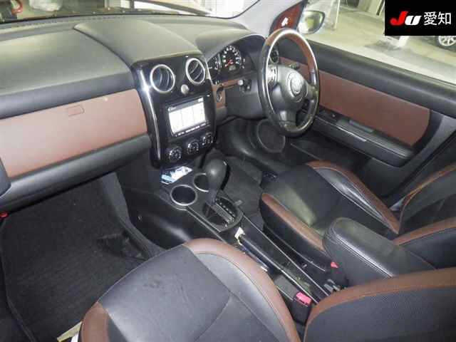 MAZDA VERISA 2010