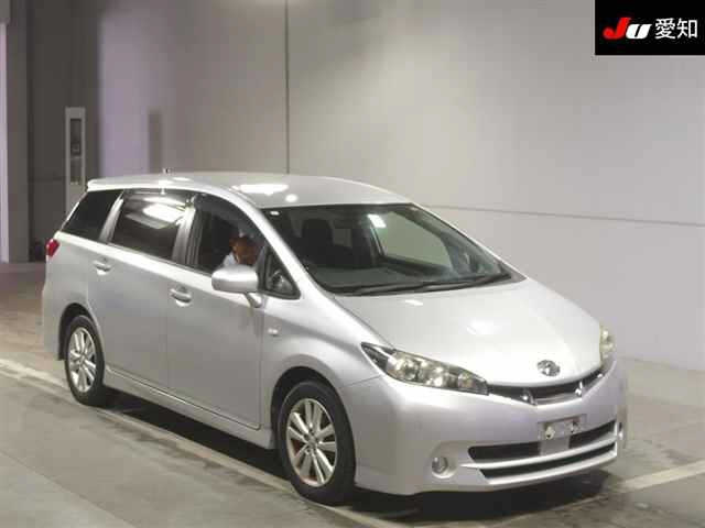 TOYOTA WISH 2010