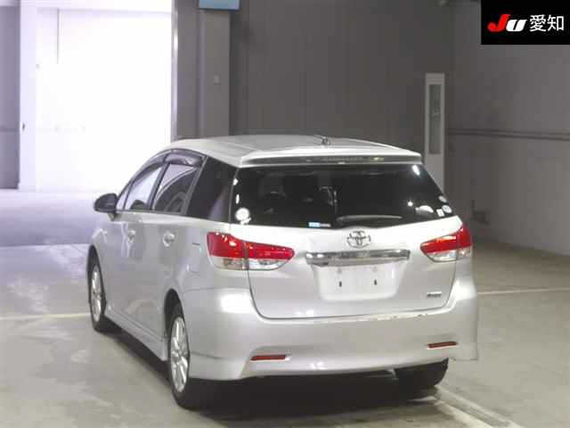 TOYOTA WISH 2010