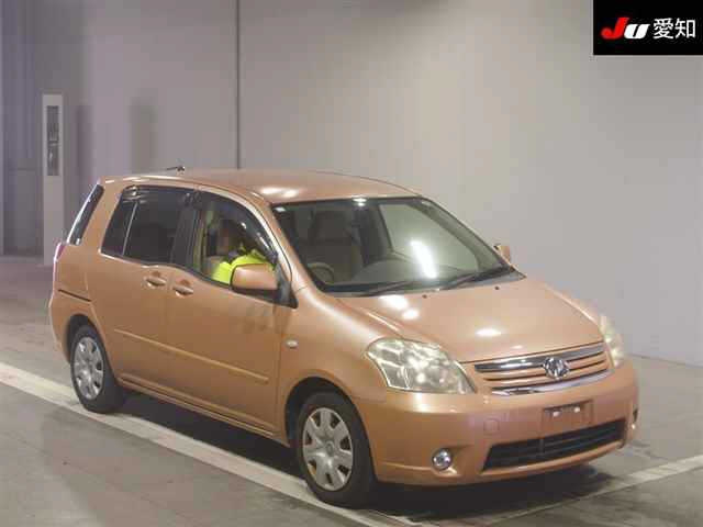 TOYOTA RAUM 2010