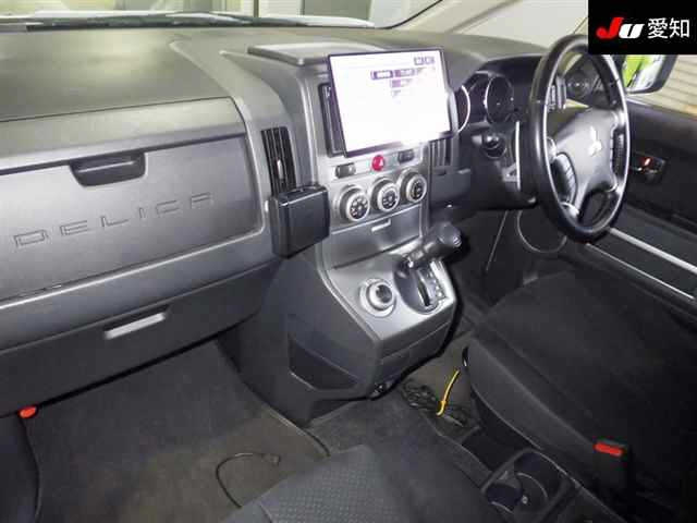 MITSUBISHI DELICA D5 2010