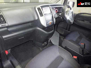 NISSAN SERENA 2009