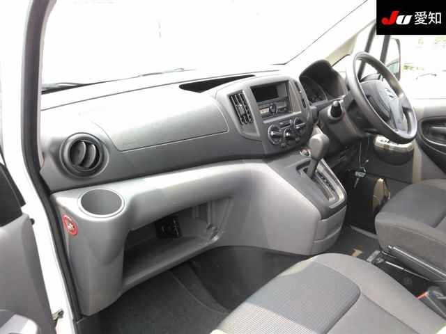 NISSAN NV200 2021