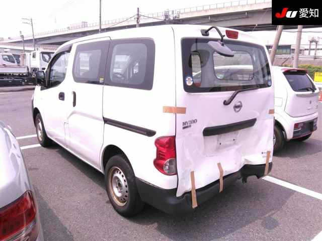 NISSAN NV200 2021