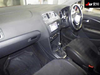 VOLKSWAGEN POLO 2016