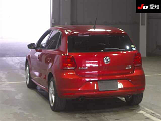 VOLKSWAGEN POLO 2016