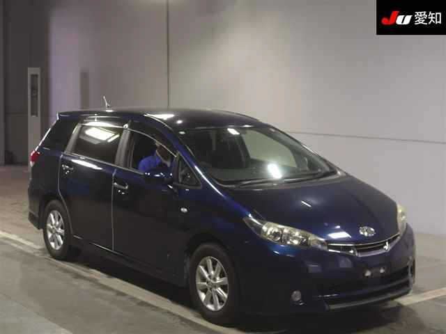 TOYOTA WISH 2010