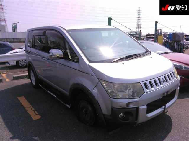 MITSUBISHI DELICA D5 2012