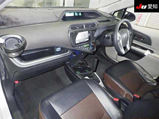 TOYOTA AQUA 2013