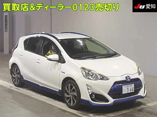 TOYOTA AQUA 2015