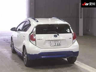 TOYOTA AQUA 2015