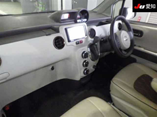 TOYOTA PORTE 2014