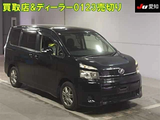 TOYOTA VOXY 2012