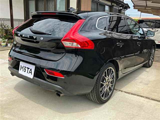 Заказать VOLVO V40