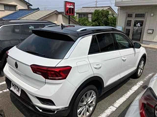 Заказать VOLKSWAGEN T-ROC