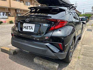 Заказать TOYOTA C-HR