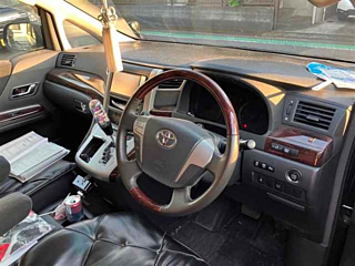 TOYOTA VELLFIRE 2012