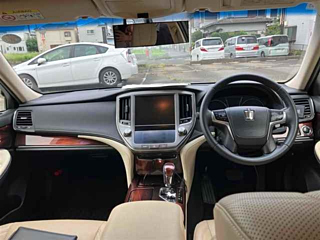 TOYOTA CROWN 2013
