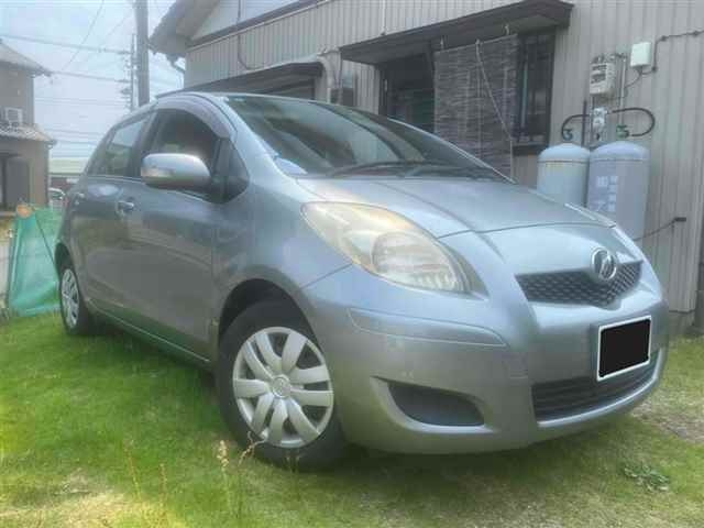 TOYOTA VITZ 2011