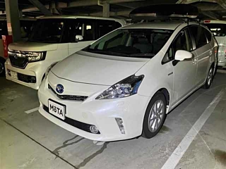 TOYOTA PRIUS ALPHA 2013