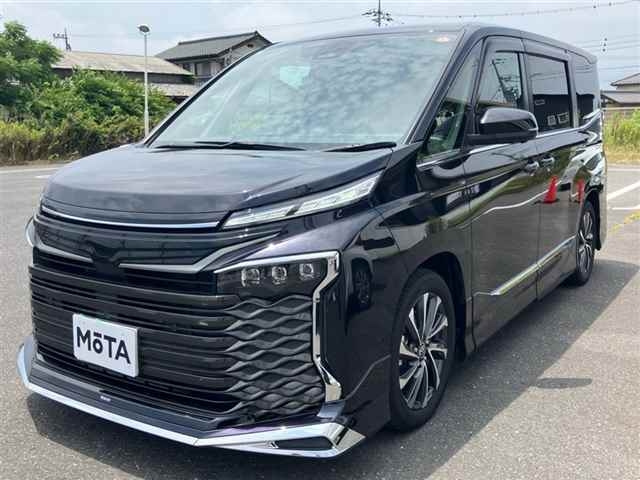 TOYOTA VOXY 2024