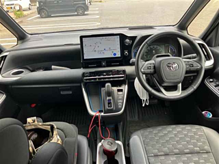 TOYOTA VOXY 2024