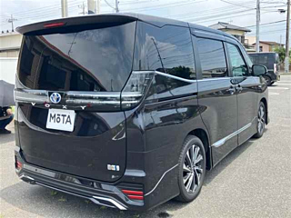 TOYOTA VOXY 2024